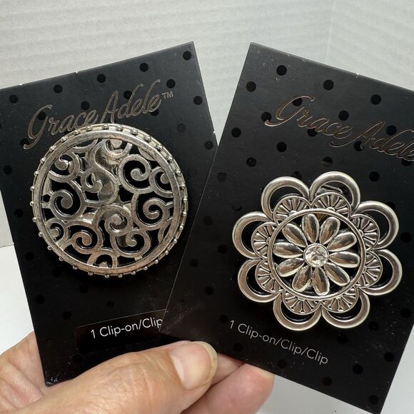 Grace Adele Interchangeable Bag Clip On Bundle Of 2 Silver Tone Medallion New - Picture 2 of 6